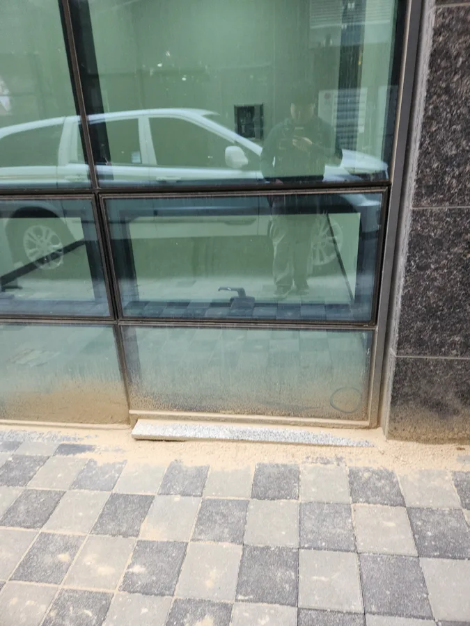 상가 1층 통유리 전경